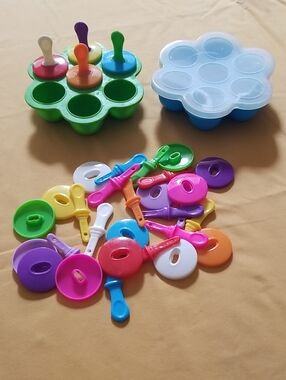 PandaEar Silicone Freezer Tray Bundle With Popsicle Sticks